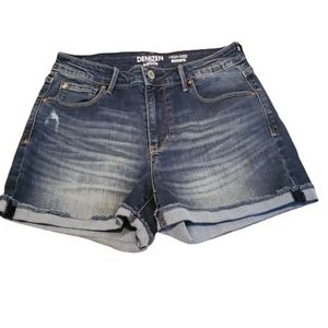 Levi High rise denim shorts - size 26